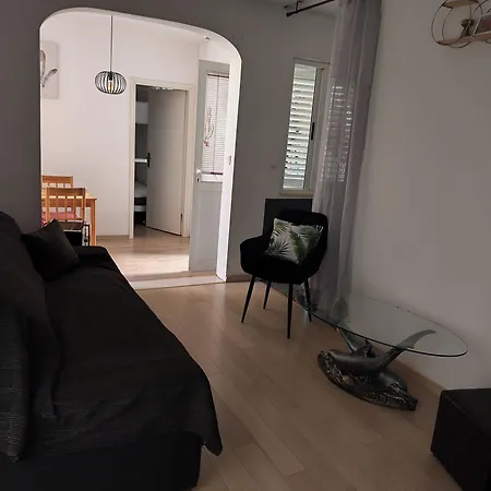 Analea - Two Bedroom Apartment *